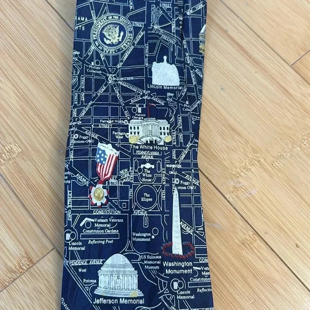 Washington DC Museum Artifacts All Silk Men’s Tie